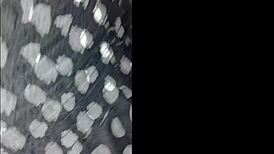 试过和朋友妈妈疯狂吗？