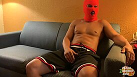 Amateur Couch Casting with Peach Queenz Turns Into Wild Interracial Threesome