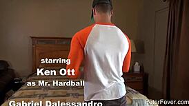 同性情侣在卧室激烈狂野操