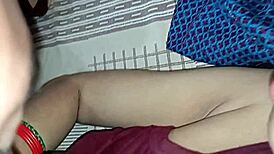 Hot damn! Desi bhabi banging hard in real homemade Indian sex!