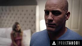 Pure Taboo听话的小处女Lexi Lore被继父Derrick拥抱