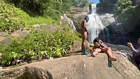 V�deo Amador Bastidores Podendo A Pretinha 18 Na Cachoeira No Ar Livre Completo No Red E No Cher