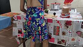 omg, hijastra stuck cooking alone, but padrastro keeps touching her everywhere! 😳