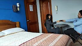 follandome a la agente inmobiliaria peruvian latina 😍