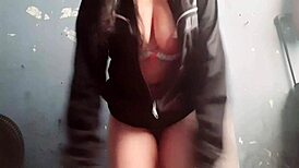 me quiero correr encima de una verga blanca y que alguien me cul� muy duro en la cama