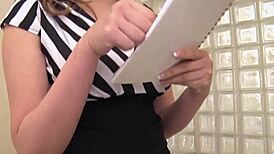 调情日本美女大奶子裁缝意外场景