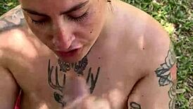 mi amigo me invitó a la quinta y, oops, le terminé chupando la pija