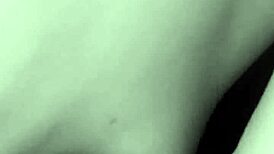 多汁熟女撸情郎鸡巴射满奶子