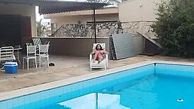 Foda Na Piscina Com Banho De Porra Na Boca