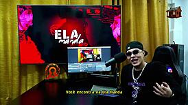 Gih spanic coloca a ruiva cavala de quatro na mesa do podcast so para mostrar o seu cuzinho rosa - pupum no barraco - ela manda