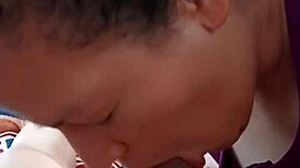 她学着吸屌超带劲