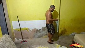 Seduzir O Pedreiro Que Meu Marido Contratou