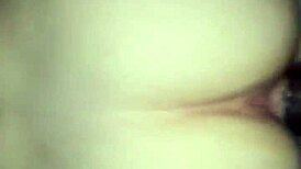 她像专业人士一样承受后入