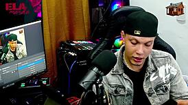 Gih spanic coloca a ruiva cavala de quatro na mesa do podcast so para mostrar o seu cuzinho rosa - pupum no barraco - ela manda