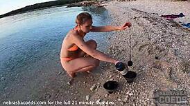 日落海滩裸体火舞热辣扭动