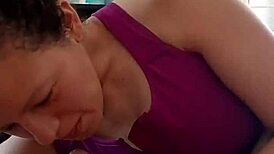 她学着吸屌超带劲