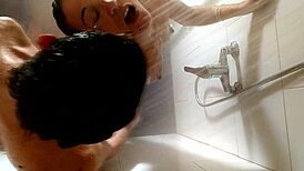 浴室天花板视角录像