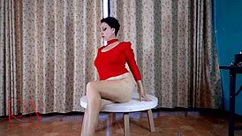 wow, this curvy lady in pantyhose strips hot on the round table