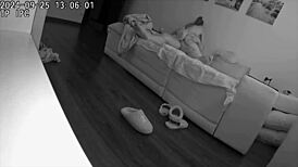 你看过这个老婆和丈夫朋友出轨的泄露视频吗？