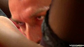 后入猛干后金发熟女爱射腰窝纹身