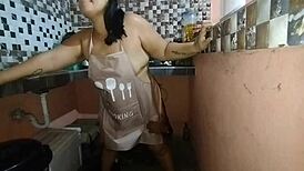 I, the disgusting stepfather, end up fucking my stepdaughter's big ass in the kitchen while she's alone at home with handjob and cumshot.