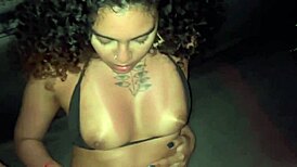 comi a novinha casada dentro da cabine do swing e enchi ela de leite