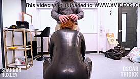 嘿，用我没用的乳胶洞，Shannon Huxley求你！😈