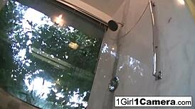 性感Brittany大胆近拍假屌插屄自慰