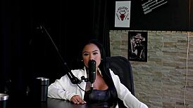 Tem vontade de fazer com transsexual sentando no pau! 😜