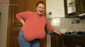 hey, wanna see me swinging my huge macromastia boobs?