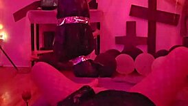 angelg and kuzz get wet in halloween bbw special.