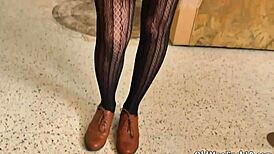 Young Solo Teen Fingering in HD, Riding That Old Wood!