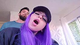 大屁股女孩求他用热精填满她的逼