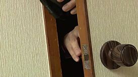 Kaori嫁给亿万富翁Soichiro并面对家庭复杂性