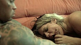 minha esposa trouxe a amiga do trabalho pra um ménage incrível 😍