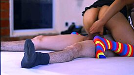 Hermana Linda y el Compañero de Su Hermanastro en Hotel Escondido