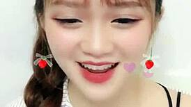 哇，性感的韩国女孩在Uplive直播，太骚了
