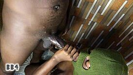 继母浴室舔屌猛干