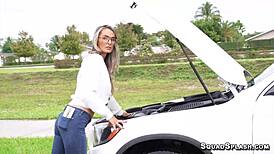 熟女曼迪·雷亚享受颜射口爆