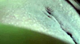 Masturbando Com Um Pregador E Gozando