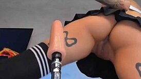 哟看这湿屄在大屌上猛弹 超疯！😍