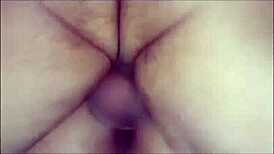 Pauzudo fude a gostosa mais pede pra esfregar o pau no cu dele