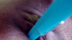 Masturbando Com Um Pregador E Gozando