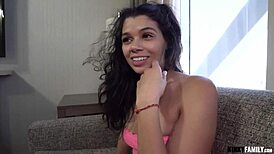 Holy crap! Kinky family tricks Harley Haze into banging during massage POV