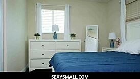 Honey breaks fleshlight, client wants her pussy 😏