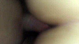 拉丁人妻老公不在上班被操