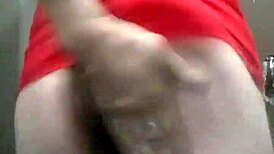 i’m obsessed with this fat booty tranny’s moves