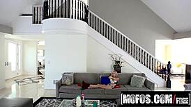 Alexa Grace blows and takes anal from pervs 😈