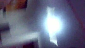 拉丁人妻老公不在上班被操