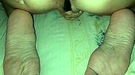 Putinha Vadia Mostrando O Cu E Se Mastaurbando Com A Calcinha